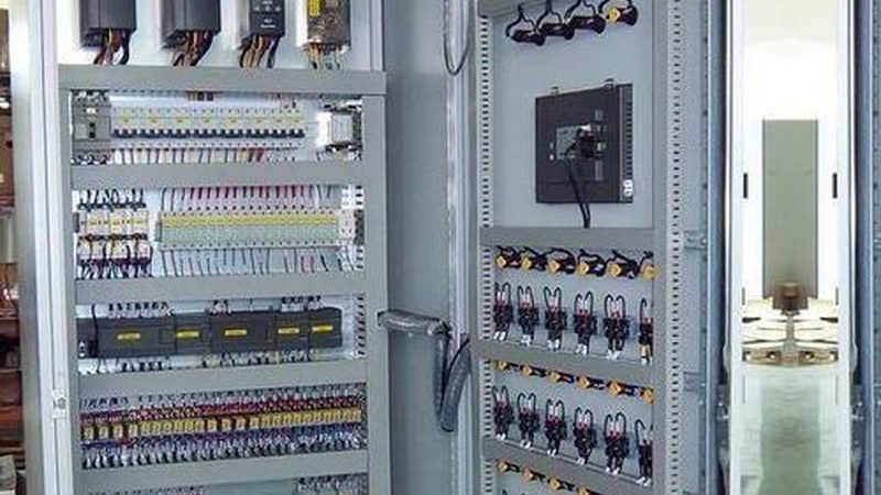 上海三相异步电机型号参数解析：选型关键因素与注意事项